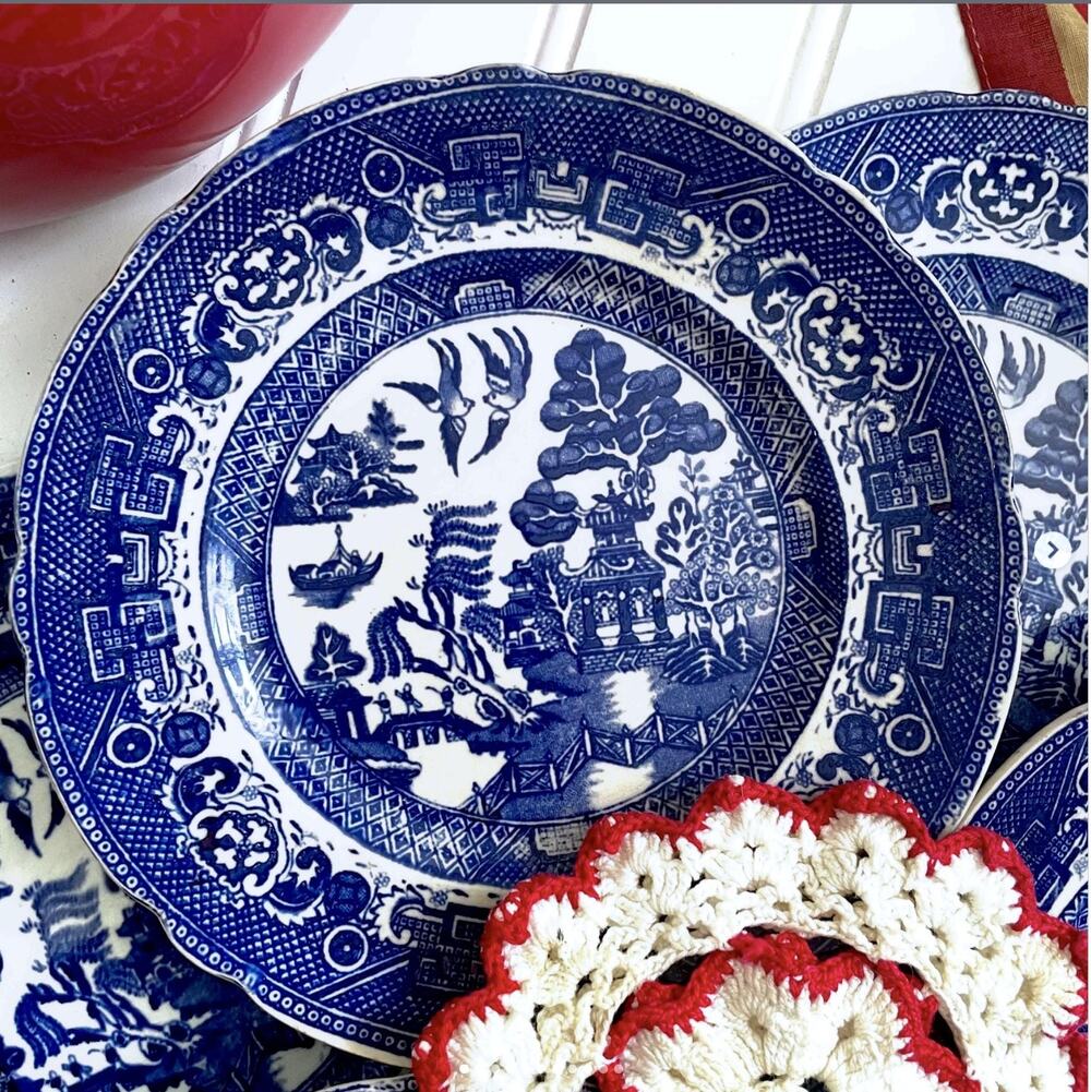 Vintage English Blue Willow \ Salad Dessert Plates Allertons Staining Set x7